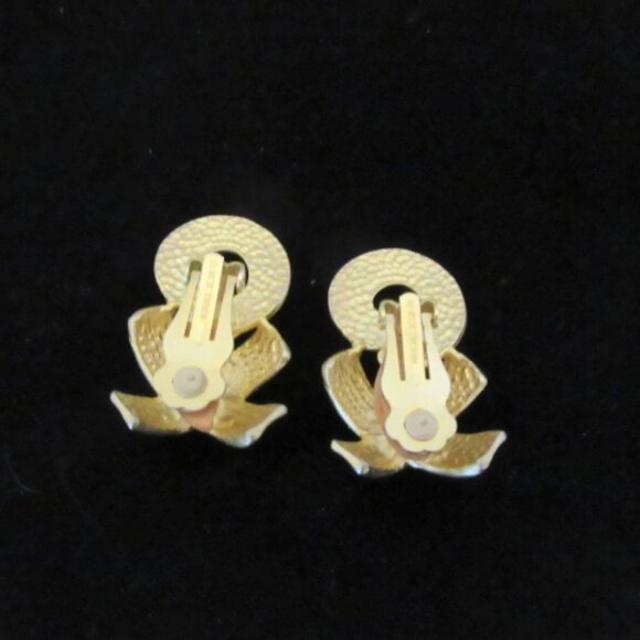 Vintage Signed Norma Jean Gold Tone X and Os Clip On Earrings - Picture 4 of 4